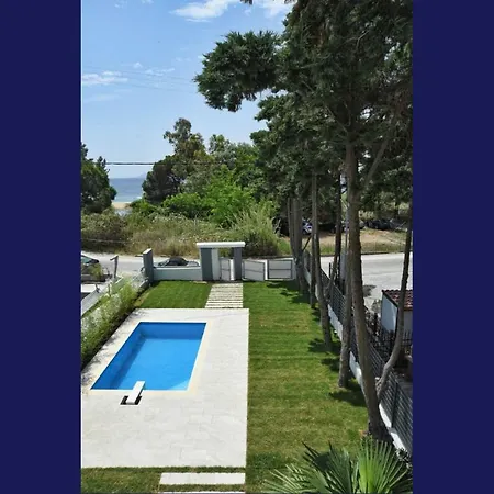 Divine Villa Toroni